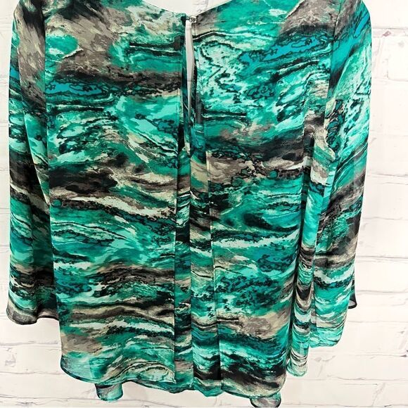 Jennifer Lopez XS or Small green top - Picture 3 of 6